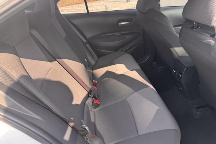 丰田 雷凌 2022款 双擎 1.8H E-CVT豪华版中控内饰7007