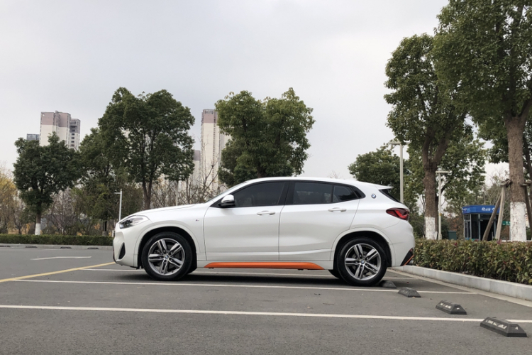 宝马X2 2020款 sDrive25i 领先型M运动套装车身外观6003