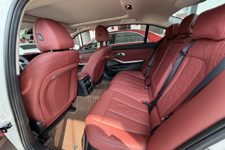 宝马3系 2024款 325Li M运动套装中控内饰7003