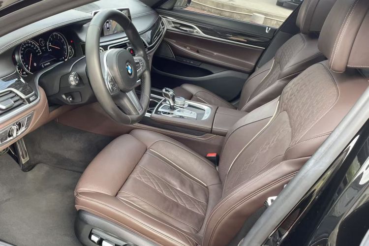 宝马7系 2018款 740Li 领先型 M运动套装中控内饰7001