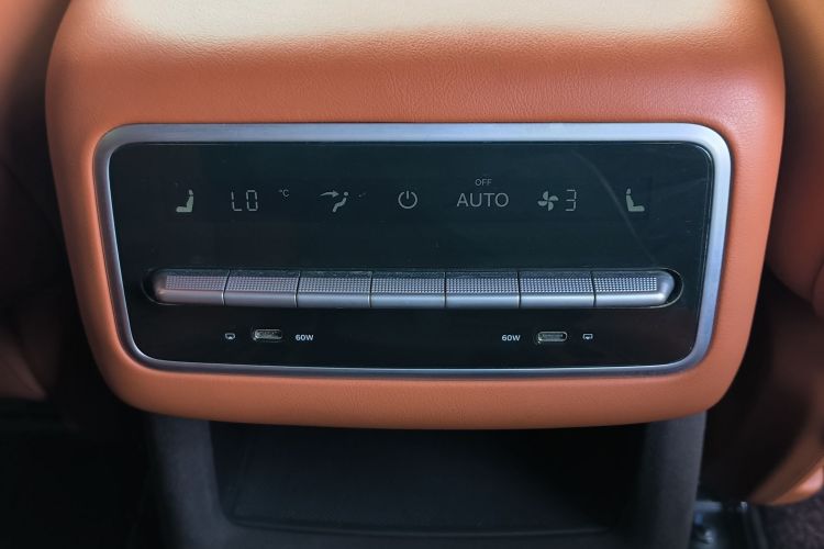 理想汽车 理想L8 2023款 Pro局部细节9003