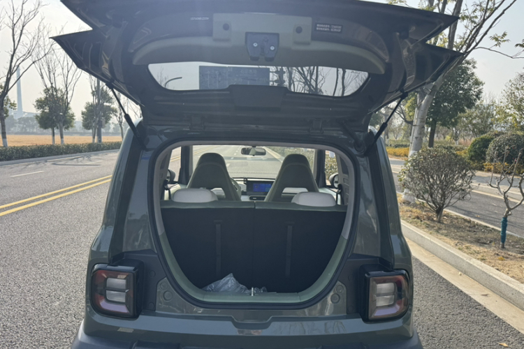 吉利银河 2025款 210km 熊猫骑士中控内饰7007