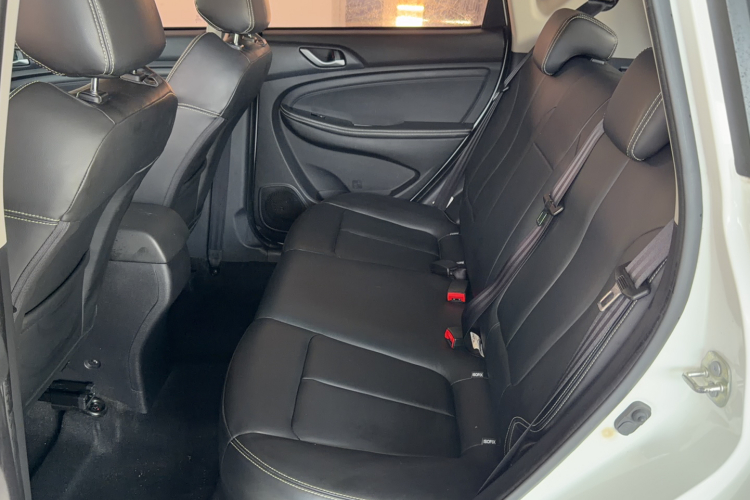 陆风X2 2017款 1.6L 手动铂锐版中控内饰7002