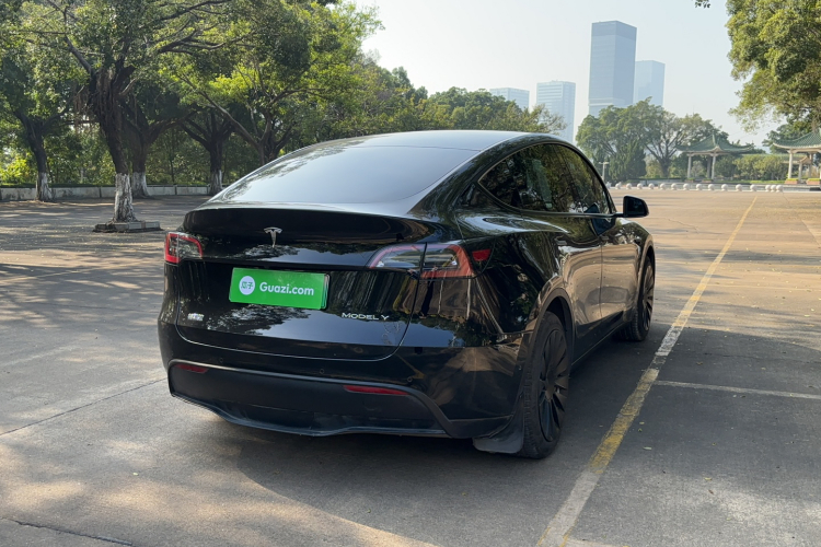 特斯拉 Model Y 2022款 后轮驱动版车身外观6003