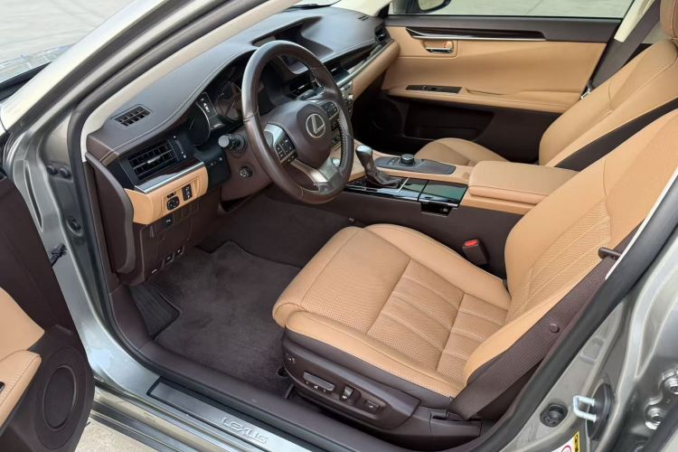 雷克萨斯ES 2015款 250 典雅版中控内饰7002