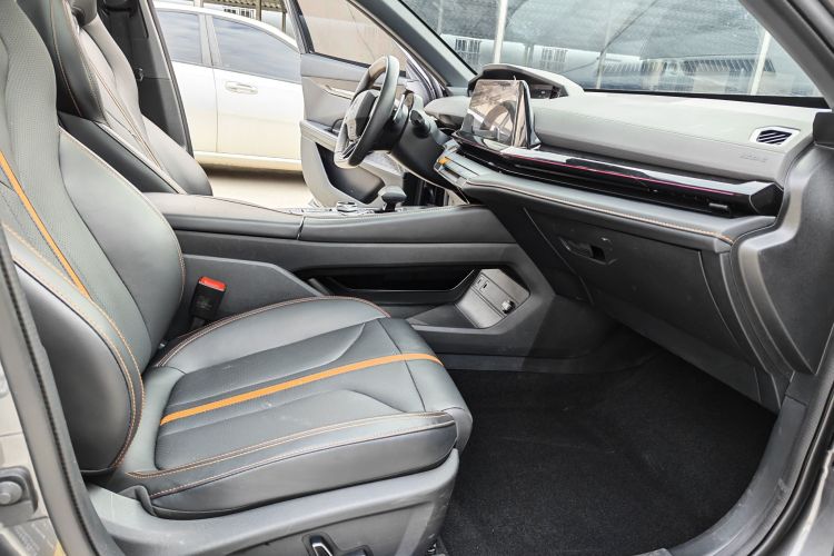 长安UNI-V 2024款 1.5T 尊贵型中控内饰7003