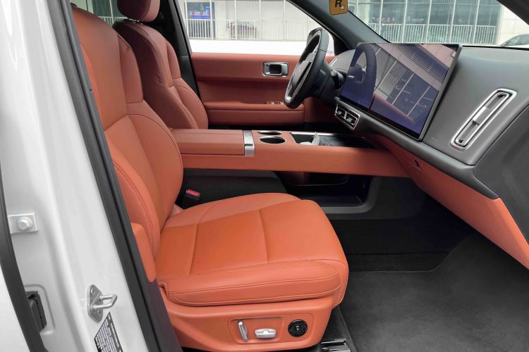 理想汽车 理想L6 2024款 Max中控内饰7015