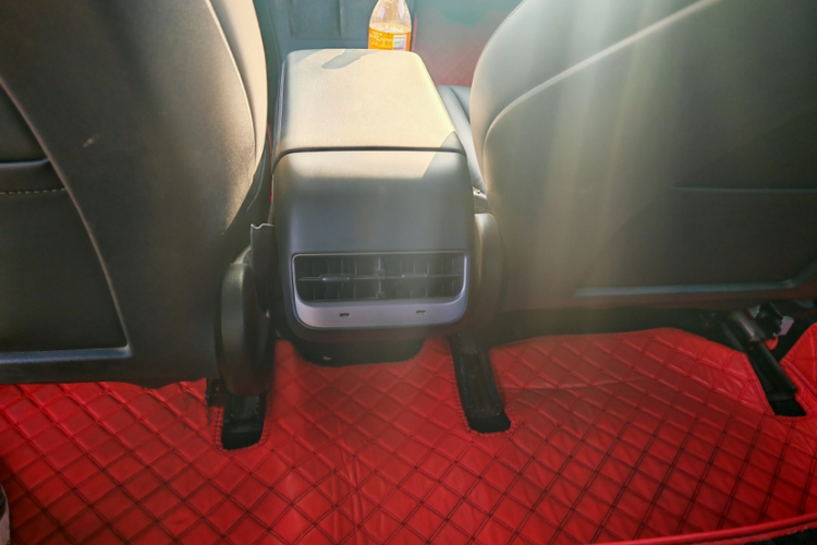 特斯拉 Model 3 2022款 后轮驱动版中控内饰7002