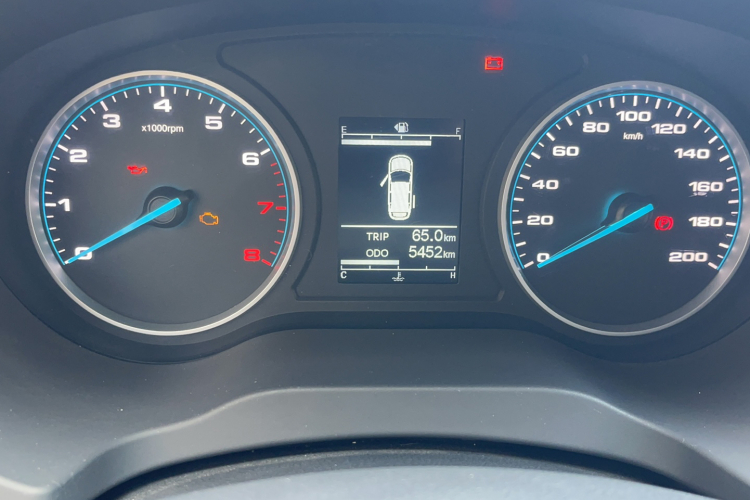 江淮瑞风 瑞风M3 2025款 PLUS 1.8L 手动舒适版 9座中控内饰15