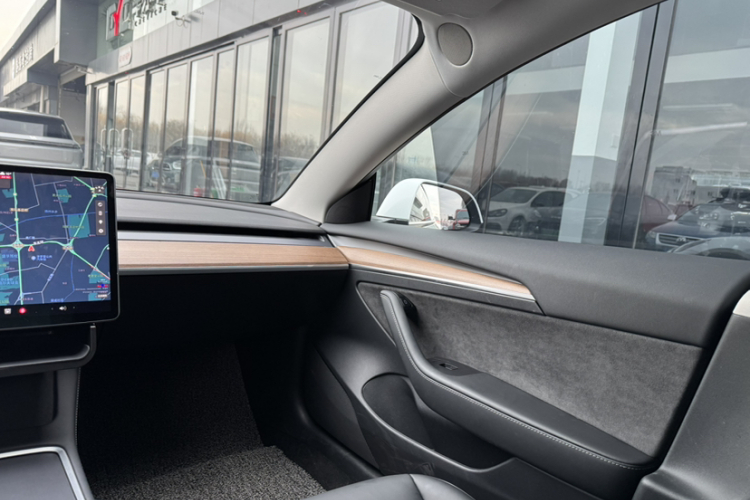 特斯拉 Model 3 2021款 标准续航后驱升级版 3D6中控内饰7013