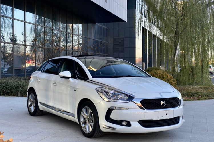 DS 5 2015款 1.6T 豪华版THP160车身外观6003