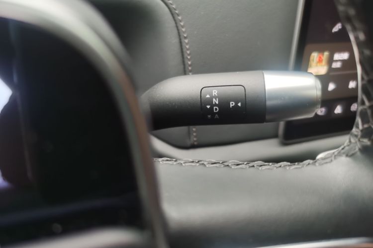 理想汽车 理想L9 2022款 Max局部细节18