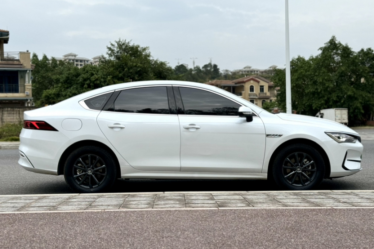 比亚迪 秦PLUS 2023款 EV 510KM 出行版车身外观6009