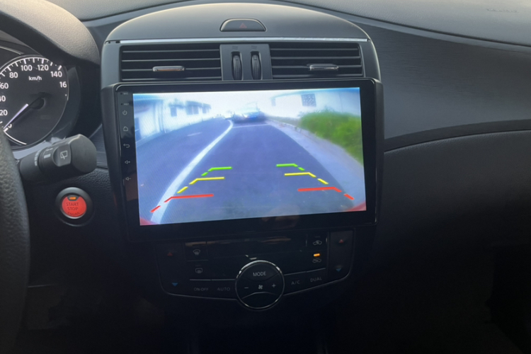 日产 骐达TIIDA 2011款 1.6L CVT智能型中控内饰7002