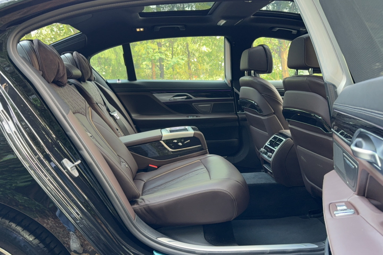 宝马7系 2019款 730Li M运动套装中控内饰7006