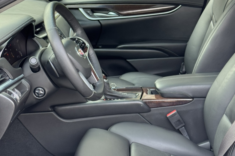 凯迪拉克XTS 2013款 28T 豪华型中控内饰7008