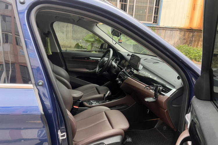宝马X1 2021款 改款 sDrive20Li 时尚型中控内饰7003