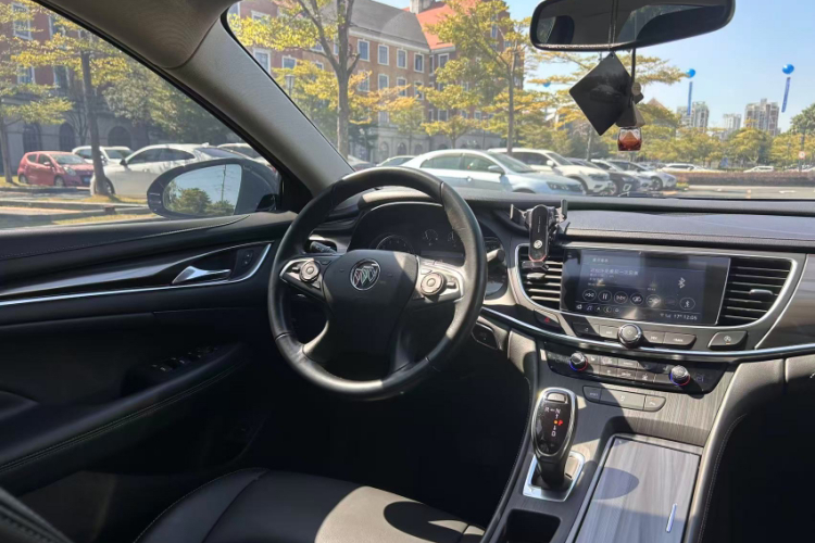 别克 君越 2021款 652T 豪华型中控内饰7001