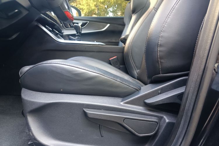 奇瑞 瑞虎8 2019款 1.5TCI 手动精英型局部细节9005