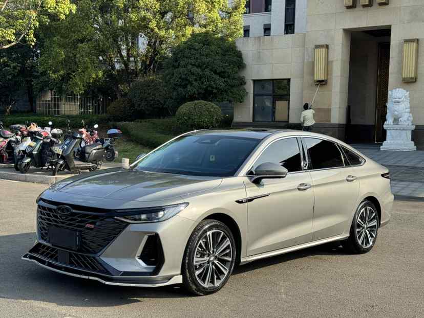 奇瑞 艾瑞泽8 2024款 1.6T DCT睿(1)