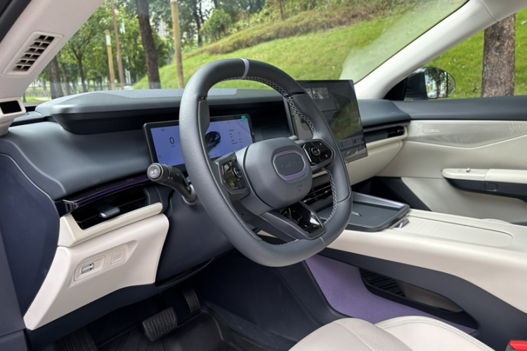 领克07 2024款 EM-P 126长续航 Ultra中控内饰7003