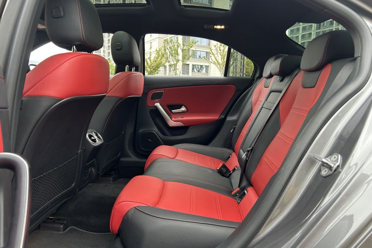 奔驰A级AMG 2022款 AMG A 35 L 4MATIC中控内饰7014