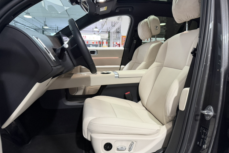 理想汽车 理想L6 2024款 Pro中控内饰7002