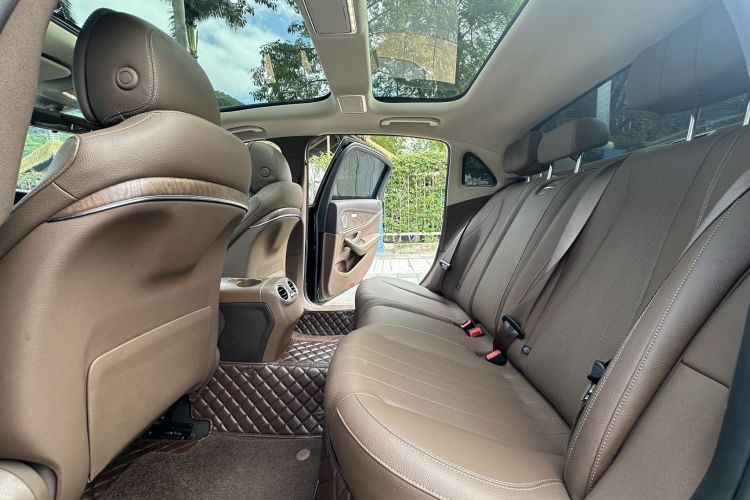 奔驰E级 2020款 改款 E 260 L中控内饰7008