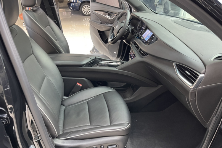 别克 昂科旗 2022款 652T 四驱尊享旗舰型 6座中控内饰7006