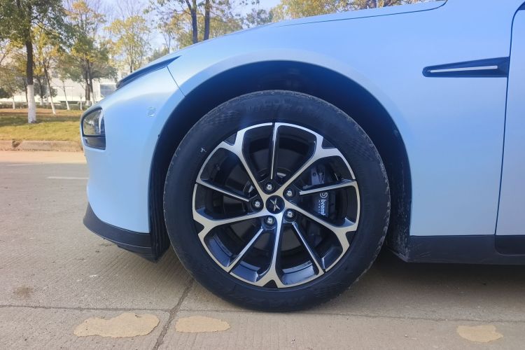 小鹏P7 2021款 480N车身外观6010