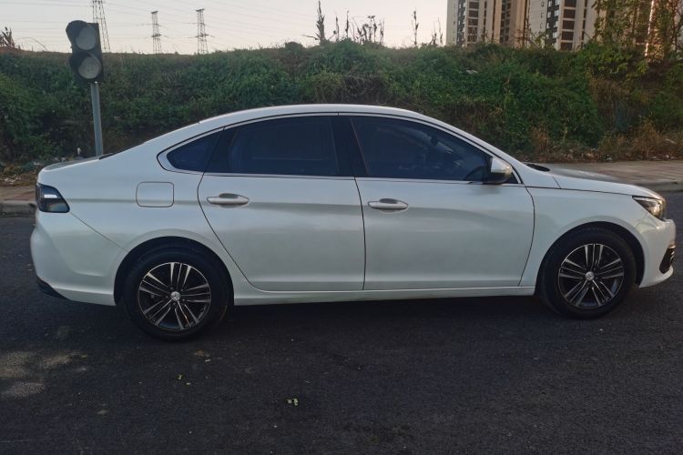 标致308 2018款 1.6L 手动时尚版车身外观6002