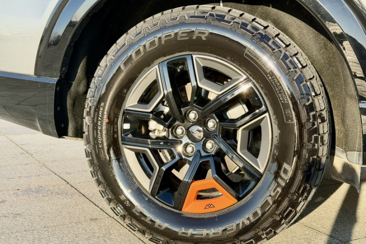 福特 探险者 2024款 2.3T EcoBoost 昆仑巅峰版 6座车身外观6003