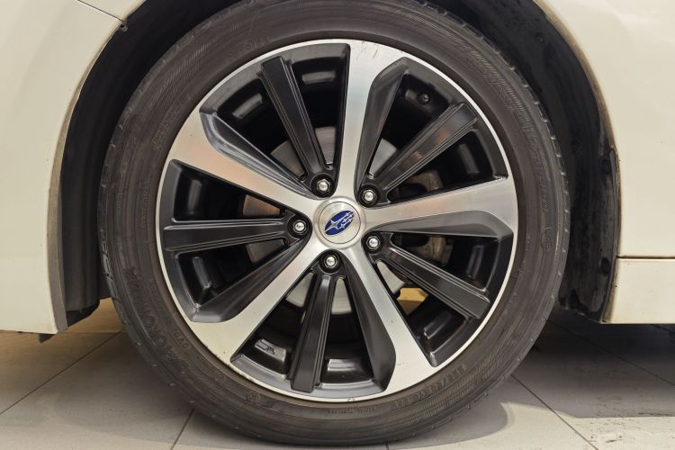 斯巴鲁 力狮 2016款 2.5i 全驱荣耀版车身外观6010