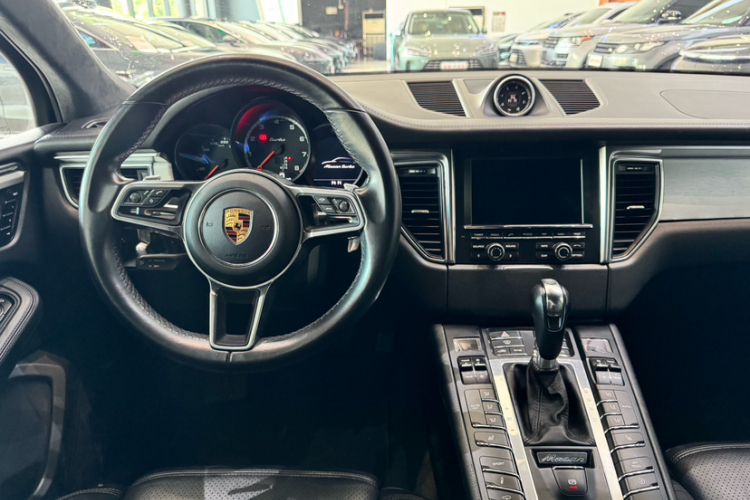 保时捷 2016款 Macan Turbo 3.6T中控内饰7012