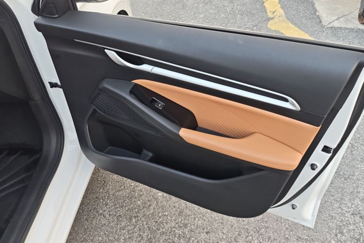 吉利汽车 帝豪 2025款 第4代 1.5L CVT旗舰型中控内饰7009