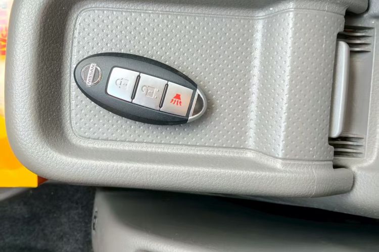 日产NV200 2016款 改款 1.6L CVT尊享型中控内饰7008