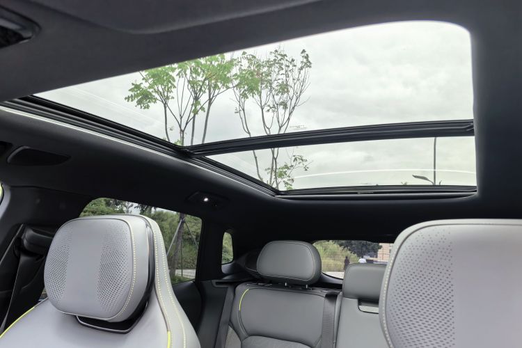 领克08 EM-P 2023款 220km 四驱性能Halo中控内饰7005