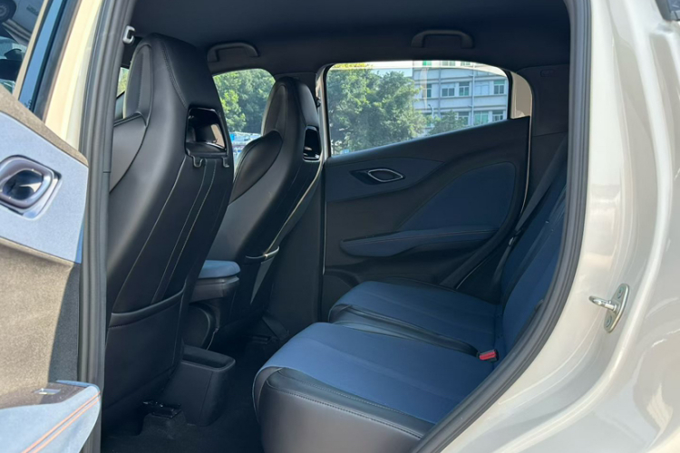 比亚迪 海鸥 2024款 荣耀版 305km 自由版中控内饰7003