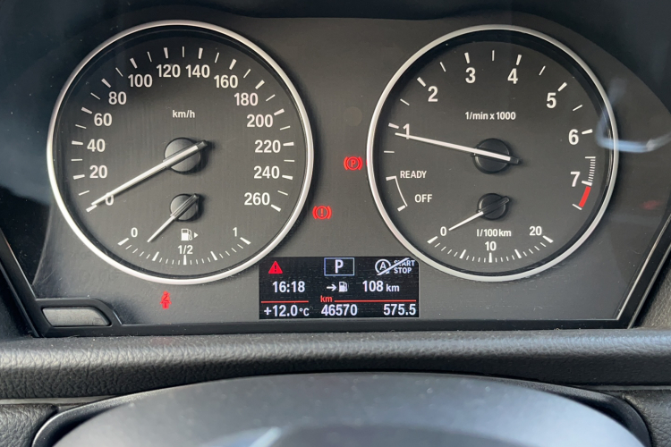 宝马2系多功能旅行车 2015款 218i 领先型中控内饰15