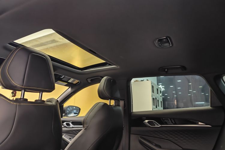 吉利汽车 2025款 缤越L 1.5TD DCT星耀中控内饰7012