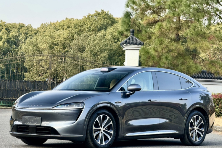 鸿蒙智行 智界R7 2024款 纯电 802km Max车身外观1