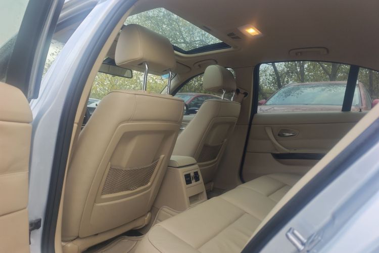 宝马3系 2012款 320i 时尚型局部细节22