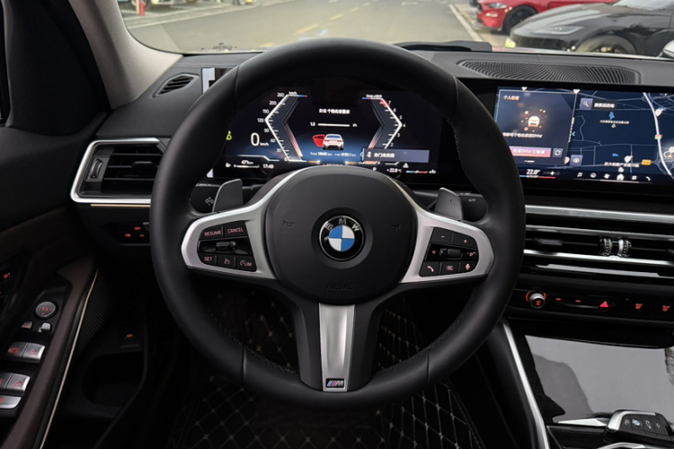 宝马3系 2024款 325Li M运动套装中控内饰7005