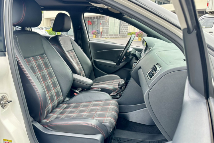 大众 Polo 2016款 1.4TSI GTI中控内饰7003