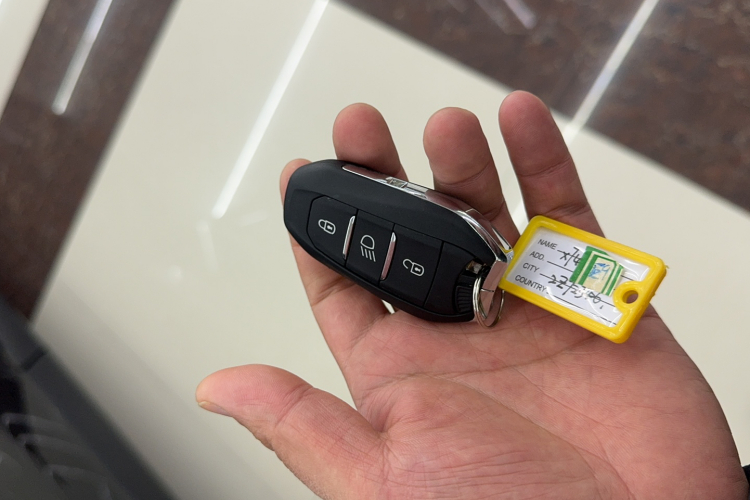 DS 7 2018款 35THP 巴士底广场版中控内饰7001