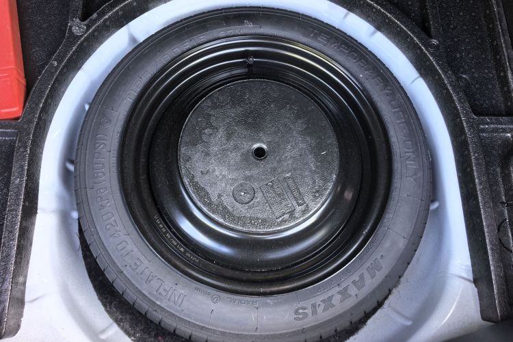 福特 福克斯 2012款 两厢 2.0L 自动豪华运动型局部细节9004