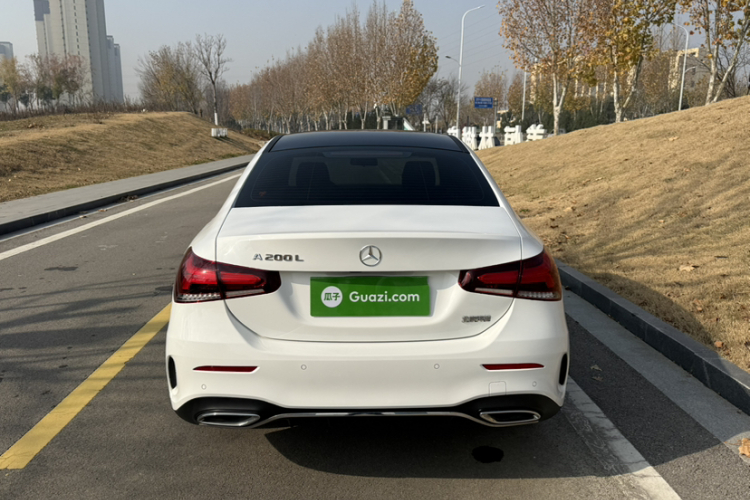 奔驰A级 2022款 改款三 A 200 L 运动轿车时尚型车身外观6002