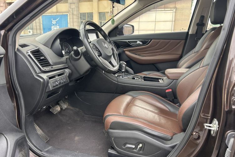 东风风神AX7 2018款 经典 1.6T 自动豪华型局部细节19