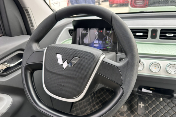 五菱汽车 宏光MINIEV 2022款 马卡龙臻享款 三元锂中控内饰7001