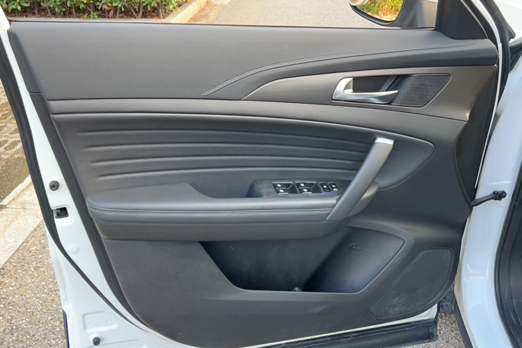 长安CS35PLUS 2019款 1.4T DCT畅联蓝鲸版中控内饰7002